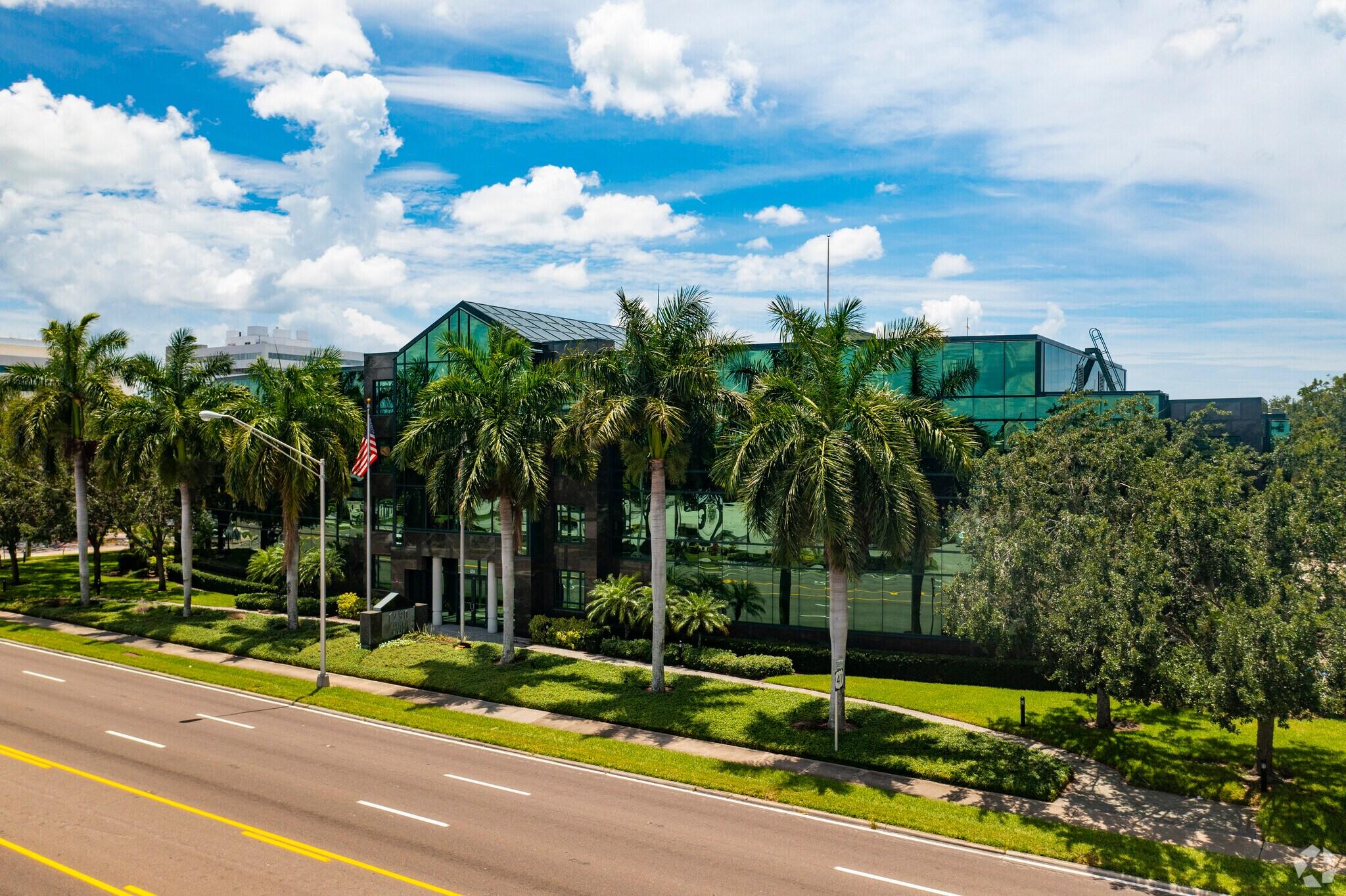 Surgery Consultants of Florida 1250 S Tamiami Trail Building